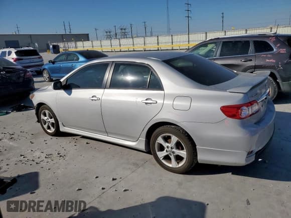 ✅ 2012 Toyota Corolla LE • VIN: 2T1BU4EEXCC913173 • Lot: 91587185. Listed on Copart with 105,827 mi. Free auction sales archive from the USA and detailed vehicle history report at DreamBid. Image 2.
