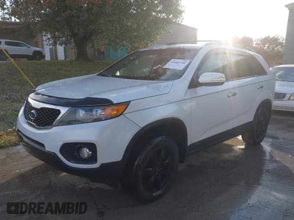 ✅ 2012 Kia Sorento LX • VIN: 5XYKTCA63CG231879 • Lot: 43668750. Listed on IAAI with 192,396 mi. Free auction sales archive from the USA and detailed vehicle history report at DreamBid. Image 2.