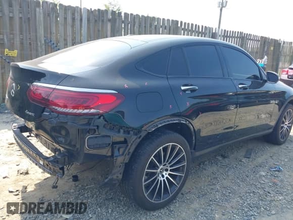 ✅ 2020 Mercedes-Benz GLC 300 • VIN: W1N0J8EB1LF866323 • Lot: 40169760. Listed on IAAI with 63,154 mi. Free auction sales archive from the USA and detailed vehicle history report at DreamBid. Image 4.