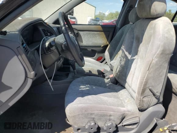 ✅ 2002 Hyundai Elantra GLS • VIN: KMHDN45D12U348435 • Lot: 84631775. Wystawiony na Copart z przebiegiem Nie podano. Bezpłatny archiwum sprzedaży aukcyjnych z USA i szczegółowy raport historii pojazdu na DreamBid. Zdjęcie 7.