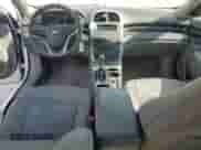 2015 Chevrolet Malibu LS z VIN 1G11A5SLXFF197537, wystawiony jako Copart lot #68995385 z przebiegiem 103 911 mil mil oraz Szkoda całkowita • Salvage title. Historia ofert i sprzedaży dostępna na DreamBid. Obrazek 8.