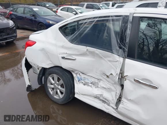 ✅ 2012 Nissan Versa SV • VIN: 3N1CN7AP5CL909221 • Лот: 43763639. Опубликован ранее на IAAI с пробегом 127 193 миль. Бесплатный доступ к архиву аукционных продаж из США и подробный отчёт об истории автомобиля на DreamBid. Изображение 6.