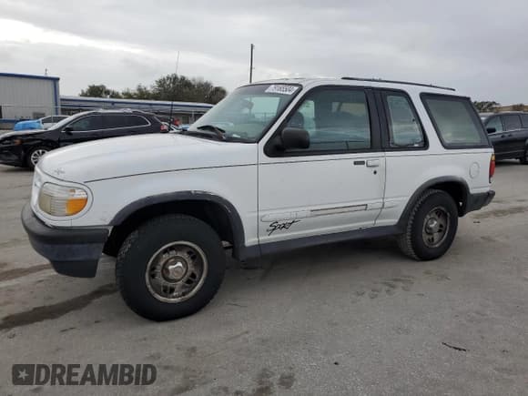 ✅ 1996 Ford Explorer Eddie Bauer • VIN: 1FMCU22X3TUD66129 • Lot: 79165504. Wystawiony na Copart z przebiegiem 107 711 mil. Bezpłatny archiwum sprzedaży aukcyjnych z USA i szczegółowy raport historii pojazdu na DreamBid. Zdjęcie 1.