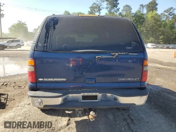 ✅ 2003 Chevrolet Suburban LT • VIN: 1GNEC16Z63J237235 • Lot: 52782285. Wystawiony na Copart z przebiegiem 241 272 mil. Bezpłatny archiwum sprzedaży aukcyjnych z USA i szczegółowy raport historii pojazdu na DreamBid. Zdjęcie 6.