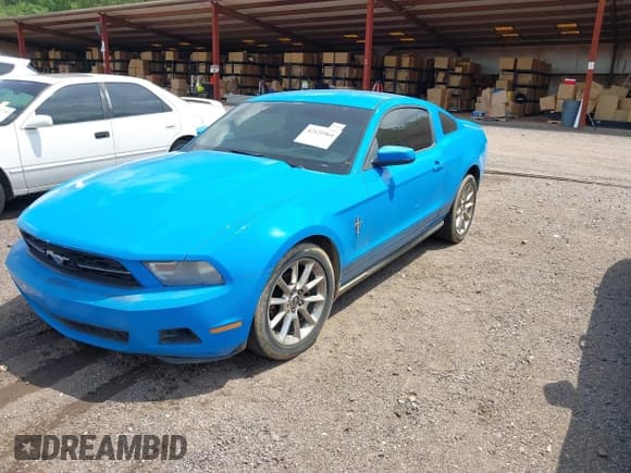 ✅ 2010 Ford Mustang V6 • VIN: 1ZVBP8AN0A5146767 • Lot: 42121964. Listed on IAAI with 139,009 mi. Free auction sales archive from the USA and detailed vehicle history report at DreamBid. Image 2.