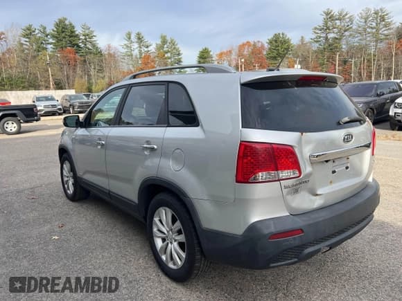 ✅ 2011 Kia Sorento EX • VIN: 5XYKUDA24BG001539 • Лот: 43660773. Опубликован ранее на IAAI с пробегом 201 161 миль. Бесплатный доступ к архиву аукционных продаж из США и подробный отчёт об истории автомобиля на DreamBid. Изображение 3.