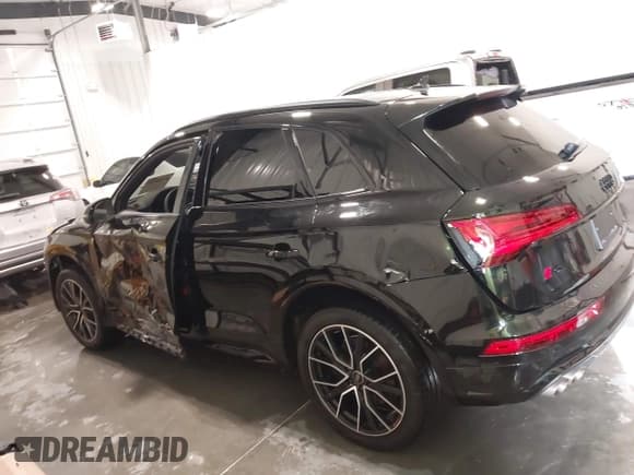 ✅ 2024 Audi SQ5 Premium Plus • VIN: WA1B4AFY4R2084321 • Лот: 41306969. Опубликован ранее на IAAI с пробегом 6 448 миль. Бесплатный доступ к архиву аукционных продаж из США и подробный отчёт об истории автомобиля на DreamBid. Изображение 15.