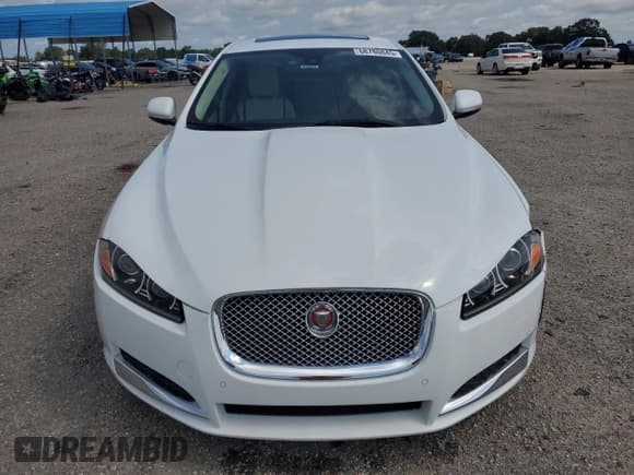 ✅ 2015 Jaguar XF Portfolio • VIN: SAJWA0F77F8U66774 • Lot: 68780845. Wystawiony na Copart z przebiegiem 74 387 mil. Bezpłatny archiwum sprzedaży aukcyjnych z USA i szczegółowy raport historii pojazdu na DreamBid. Zdjęcie 5.