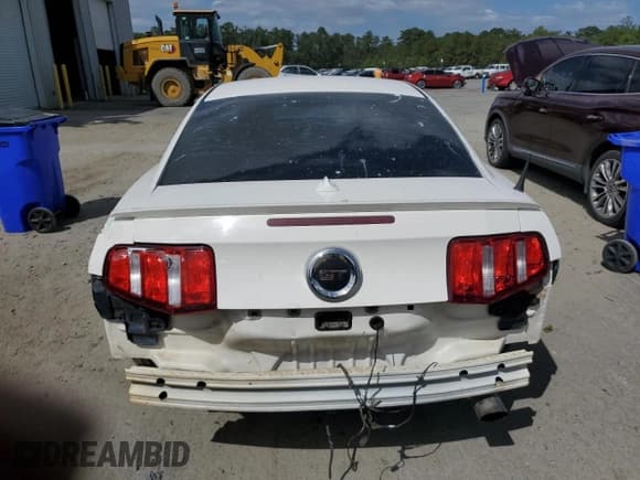 ✅ 2010 Ford Mustang GT • VIN: 1ZVBP8CH3A5153834 • Лот: 84865305. Опубликован ранее на Copart с пробегом 127 730 миль. Бесплатный доступ к архиву аукционных продаж из США и подробный отчёт об истории автомобиля на DreamBid. Изображение 6.