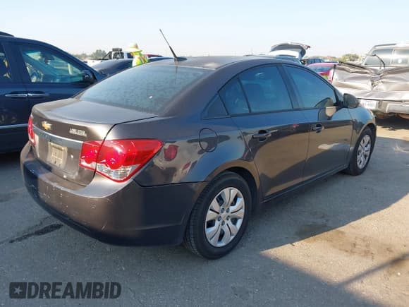 ✅ 2014 Chevrolet Cruze LS • VIN: 1G1PA5SH1E7365290 • Лот: 43334281. Опубликован ранее на IAAI с пробегом 160 521 миль. Бесплатный доступ к архиву аукционных продаж из США и подробный отчёт об истории автомобиля на DreamBid. Изображение 4.