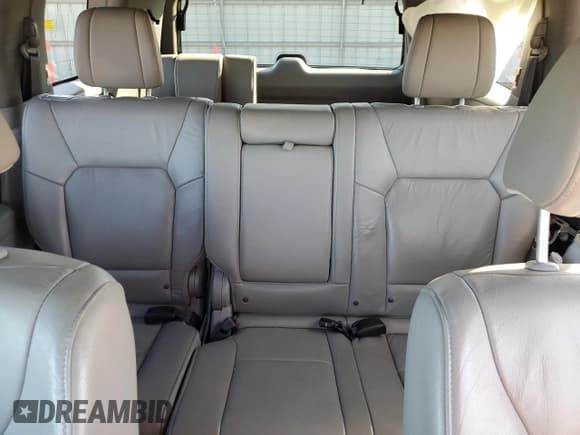 ✅ 2015 Honda Pilot EX-L • VIN: 5FNYF4H61FB075298 • Lot: 87002615. Listed on Copart with 117,871 mi. Free auction sales archive from the USA and detailed vehicle history report at DreamBid. Image 10.