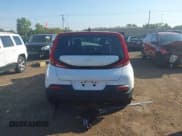 ✅ 2022 Kia Soul LX • VIN: KNDJ23AU3N7162799 • Lot: 43011011. Wystawiony na IAAI z przebiegiem 41 582 mil. Bezpłatny archiwum sprzedaży aukcyjnych z USA i szczegółowy raport historii pojazdu na DreamBid. Zdjęcie 17.