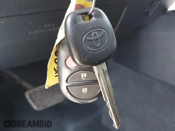 ✅ 2016 Toyota Tundra SR5 • VIN: 5TFEM5F13GX107424 • Lot: 42073037. Listed on IAAI with 88,451 mi. Free auction sales archive from the USA and detailed vehicle history report at DreamBid. Image 11.