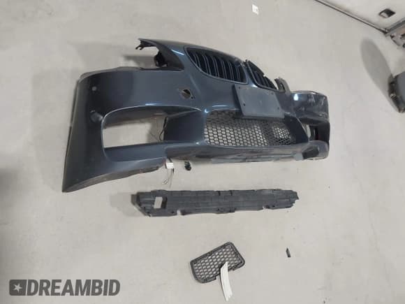 ✅ 2014 BMW M5 • VIN: WBSFV9C50ED097796 • Лот: 42098687. Опубликован ранее на IAAI с пробегом 154 980 миль. Бесплатный доступ к архиву аукционных продаж из США и подробный отчёт об истории автомобиля на DreamBid. Изображение 12.