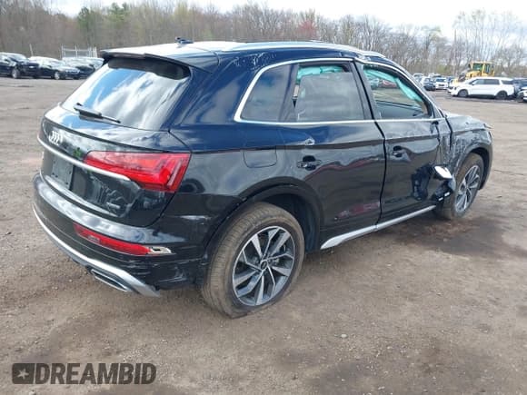 ✅ 2024 Audi Q5 S line Premium • VIN: WA1GAAFY8R2043043 • Лот: 42054728. Опубликован ранее на IAAI с пробегом 10 929 миль. Бесплатный доступ к архиву аукционных продаж из США и подробный отчёт об истории автомобиля на DreamBid. Изображение 4.