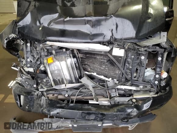 ✅ 2016 Chevrolet Silverado 1500 High Country • VIN: 3GCPCTEC3GG191803 • Lot: 82921614. Wystawiony na Copart z przebiegiem 183 016 mil. Bezpłatny archiwum sprzedaży aukcyjnych z USA i szczegółowy raport historii pojazdu na DreamBid. Zdjęcie 11.