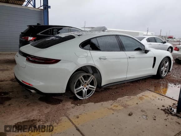 ✅ 2017 Porsche Panamera • VIN: WP0AA2A77HL103502 • Лот: 48000855. Опубликован ранее на Copart с пробегом 29 593 миль. Бесплатный доступ к архиву аукционных продаж из США и подробный отчёт об истории автомобиля на DreamBid. Изображение 3.