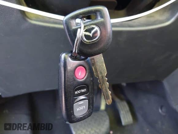 ✅ 2006 Mazda 3 s • VIN: JM1BK143961403443 • Лот: 41746398. Опубликован ранее на IAAI с пробегом 205 569 миль. Бесплатный доступ к архиву аукционных продаж из США и подробный отчёт об истории автомобиля на DreamBid. Изображение 11.