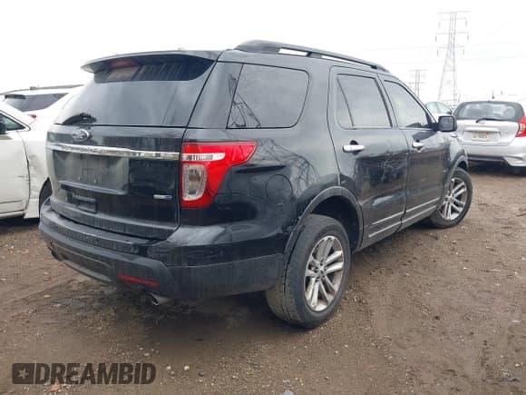 ✅ 2015 Ford Explorer • VIN: 1FM5K8B86FGA16474 • Lot: 40575399. Wystawiony na IAAI z przebiegiem 184 516 mil. Bezpłatny archiwum sprzedaży aukcyjnych z USA i szczegółowy raport historii pojazdu na DreamBid. Zdjęcie 4.
