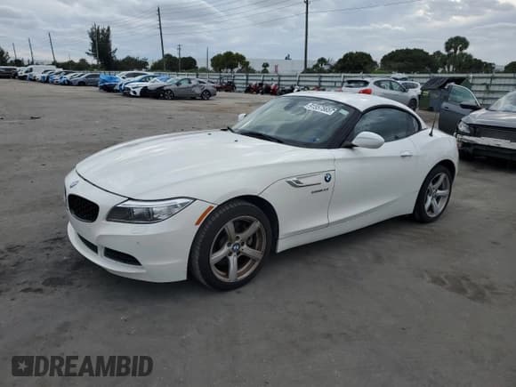 ✅ 2016 BMW Z4 sDrive28i • VIN: WBALL5C5XG5A20343 • Lot: 91557565. Wystawiony na Copart z przebiegiem 87 520 mil. Bezpłatny archiwum sprzedaży aukcyjnych z USA i szczegółowy raport historii pojazdu na DreamBid. Zdjęcie 1.