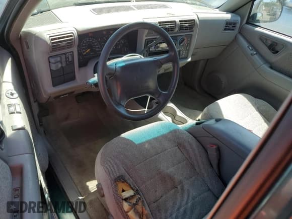 ✅ 1996 Chevrolet S-10 LS • VIN: 1GCDT19W9T8222080 • Лот: 69825904. Опубликован ранее на Copart с пробегом 166 131 миль. Бесплатный доступ к архиву аукционных продаж из США и подробный отчёт об истории автомобиля на DreamBid. Изображение 8.