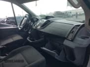 ✅ 2017 Ford Transit XL • VIN: 1FBZX2YM1HKA98823 • Lot: 42066291. Wystawiony na IAAI z przebiegiem 100 011 mil. Bezpłatny archiwum sprzedaży aukcyjnych z USA i szczegółowy raport historii pojazdu na DreamBid. Zdjęcie 5.