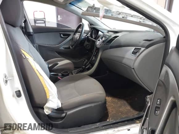 2016 Hyundai Elantra SE z VIN 5NPDH4AE9GH692364, wystawiony jako IAAI lot #42958943 z przebiegiem 169 512 mil mil oraz . Historia ofert i sprzedaży dostępna na DreamBid. Obrazek 5.