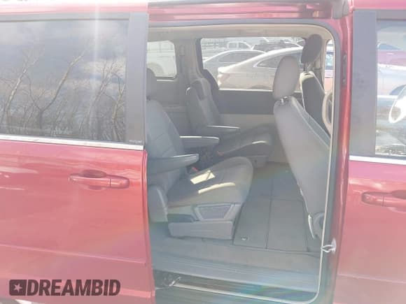 ✅ 2010 Chrysler Town & Country LX • VIN: 2A4RR4DEXAR173827 • Lot: 43763678. Wystawiony na IAAI z przebiegiem 200 020 mil. Bezpłatny archiwum sprzedaży aukcyjnych z USA i szczegółowy raport historii pojazdu na DreamBid. Zdjęcie 8.