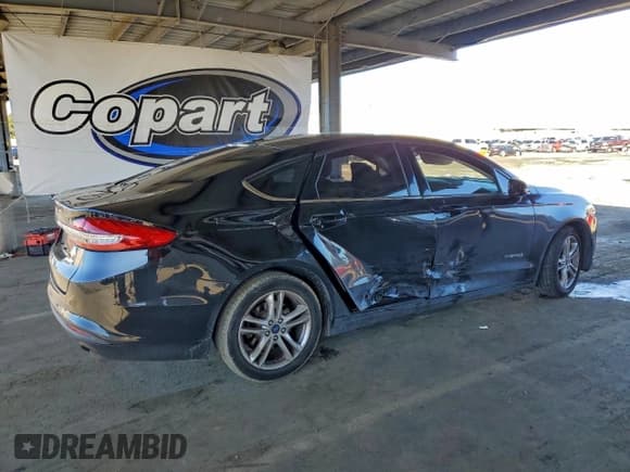 ✅ 2018 Ford Fusion SE • VIN: 3FA6P0LU8JR131947 • Lot: 93783915. Wystawiony na Copart z przebiegiem 155 927 mil. Bezpłatny archiwum sprzedaży aukcyjnych z USA i szczegółowy raport historii pojazdu na DreamBid. Zdjęcie 3.