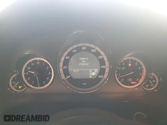 ✅ 2010 Mercedes-Benz E 350 Sport • VIN: WDDHF5GB1AA021785 • Lot: 89655035. Listed on Copart with 233,612 mi. Free auction sales archive from the USA and detailed vehicle history report at DreamBid. Image 9.