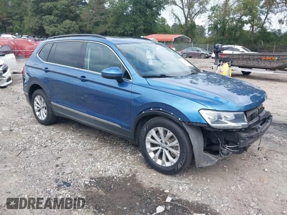 ✅ 2018 Volkswagen Tiguan SEL • VIN: 3VV3B7AX0JM187672 • Лот: 43338554. Опубликован ранее на IAAI с пробегом 184 529 миль. Бесплатный доступ к архиву аукционных продаж из США и подробный отчёт об истории автомобиля на DreamBid. Изображение 1.
