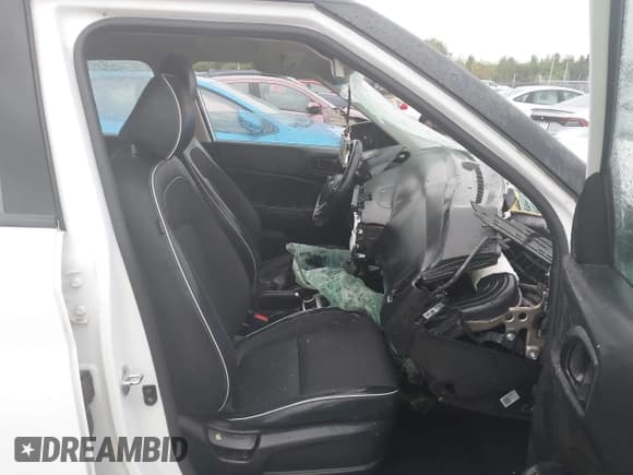 ✅ 2022 Hyundai Venue SEL • VIN: KMHRC8A3XNU139361 • Lot: 43370989. Listed on IAAI with 140,835 mi. Free auction sales archive from the USA and detailed vehicle history report at DreamBid. Image 5.