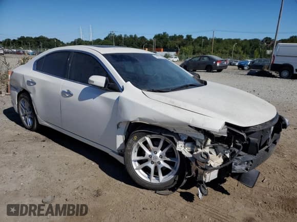 ✅ 2009 Nissan Maxima SV • VIN: 1N4AA51E79C818173 • Лот: 70882735. Опубликован ранее на Copart с пробегом 99 264 миль. Бесплатный доступ к архиву аукционных продаж из США и подробный отчёт об истории автомобиля на DreamBid. Изображение 4.