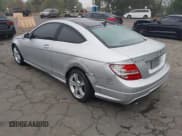 ✅ 2012 Mercedes-Benz C 250 • VIN: WDDGJ4HB8CF746339 • Lot: 43385970. Wystawiony na IAAI z przebiegiem 164 087 mil. Bezpłatny archiwum sprzedaży aukcyjnych z USA i szczegółowy raport historii pojazdu na DreamBid. Zdjęcie 3.