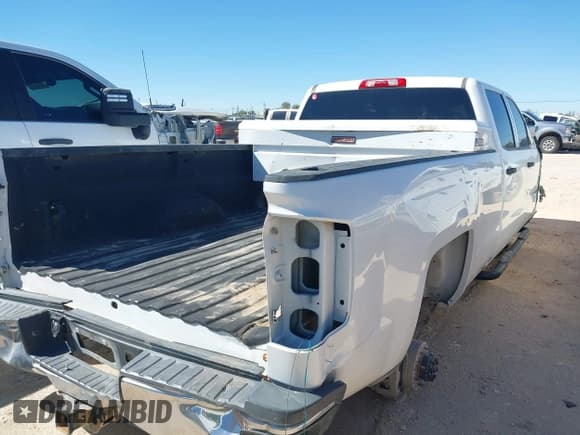 ✅ 2018 Chevrolet Silverado 2500HD Work Truck • VIN: 1GC1KUEY9JF210583 • Лот: 43551671. Опубликован ранее на IAAI с пробегом Не указан. Бесплатный доступ к архиву аукционных продаж из США и подробный отчёт об истории автомобиля на DreamBid. Изображение 4.