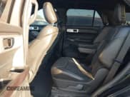 ✅ 2020 Ford Explorer ST • VIN: 1FM5K8GC5LGB16381 • Lot: 43640054. Wystawiony na IAAI z przebiegiem 97 942 mil. Bezpłatny archiwum sprzedaży aukcyjnych z USA i szczegółowy raport historii pojazdu na DreamBid. Zdjęcie 8.