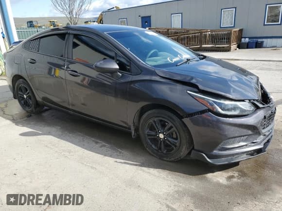 ✅ 2017 Chevrolet Cruze LT • VIN: 1G1BE5SM4H7230577 • Lot: 49396203. Wystawiony na Copart z przebiegiem 120 563 mil. Bezpłatny archiwum sprzedaży aukcyjnych z USA i szczegółowy raport historii pojazdu na DreamBid. Zdjęcie 4.