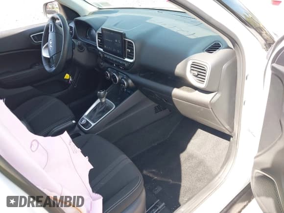 ✅ 2024 Hyundai Venue SEL • VIN: KMHRC8A31RU285783 • Lot: 42143812. Wystawiony na IAAI z przebiegiem 3 481 mil. Bezpłatny archiwum sprzedaży aukcyjnych z USA i szczegółowy raport historii pojazdu na DreamBid. Zdjęcie 5.