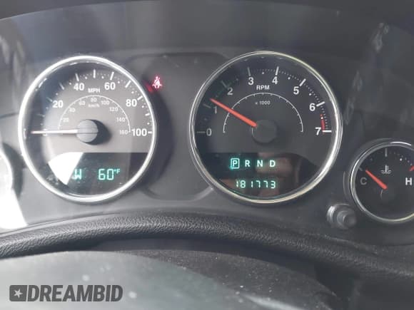 ✅ 2013 Jeep Wrangler Unlimited Sahara • VIN: 1C4BJWEG7DL627832 • Lot: 43612414. Wystawiony na IAAI z przebiegiem 181 773 mil. Bezpłatny archiwum sprzedaży aukcyjnych z USA i szczegółowy raport historii pojazdu na DreamBid. Zdjęcie 7.