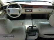 ✅ 1995 Cadillac DeVille • VIN: 1G6KD52B5SU254116 • Lot: 70059295. Wystawiony na Copart z przebiegiem 188 775 mil. Bezpłatny archiwum sprzedaży aukcyjnych z USA i szczegółowy raport historii pojazdu na DreamBid. Zdjęcie 8.