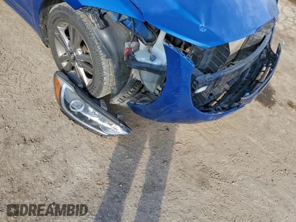 ✅ 2017 Hyundai Elantra SE • VIN: 5NPD84LF6HH005929 • Lot: 94553765. Listed on Copart with 208,586 mi. Free auction sales archive from the USA and detailed vehicle history report at DreamBid. Image 12.