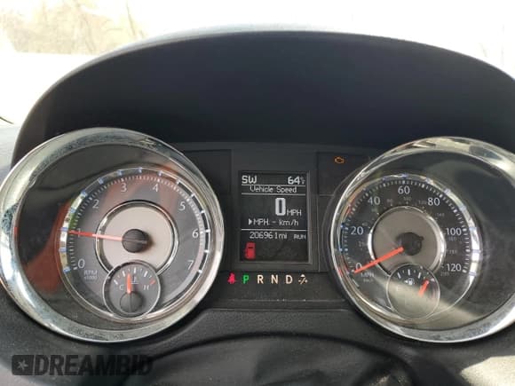 ✅ 2015 Chrysler Town & Country Limited • VIN: 2C4RC1JG5FR697745 • Лот: 54714835. Опубликован ранее на Copart с пробегом 206 961 миль. Бесплатный доступ к архиву аукционных продаж из США и подробный отчёт об истории автомобиля на DreamBid. Изображение 9.