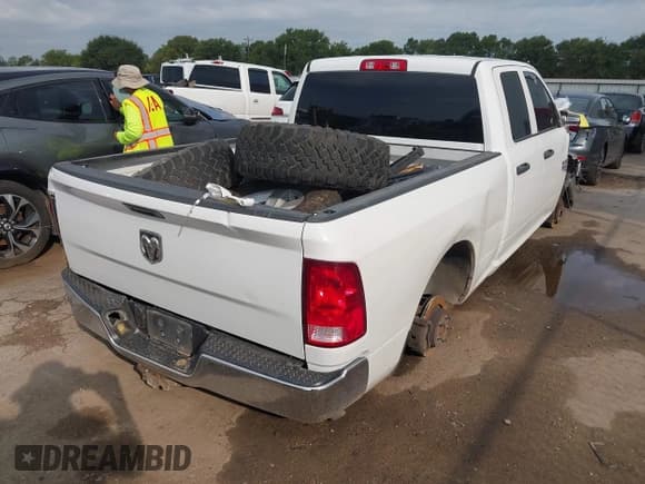 ✅ 2019 Ram 1500 Tradesman • VIN: 1C6RR6FG7KS630276 • Lot: 43049405. Listed on IAAI with 104,053 mi. Free auction sales archive from the USA and detailed vehicle history report at DreamBid. Image 4.