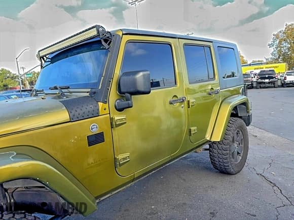 ✅ 2008 Jeep Wrangler Unlimited Sahara • VIN: 1J4GA59148L521893 • Lot: 94819545. Wystawiony na Copart z przebiegiem 149 749 mil. Bezpłatny archiwum sprzedaży aukcyjnych z USA i szczegółowy raport historii pojazdu na DreamBid. Zdjęcie 13.