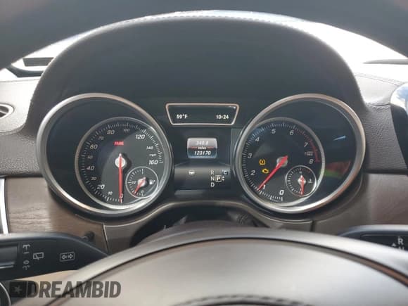 ✅ 2017 Mercedes-Benz GLS 550 • VIN: 4JGDF7DE1HA829188 • Лот: 92511075. Опубликован ранее на Copart с пробегом 123 170 миль. Бесплатный доступ к архиву аукционных продаж из США и подробный отчёт об истории автомобиля на DreamBid. Изображение 9.