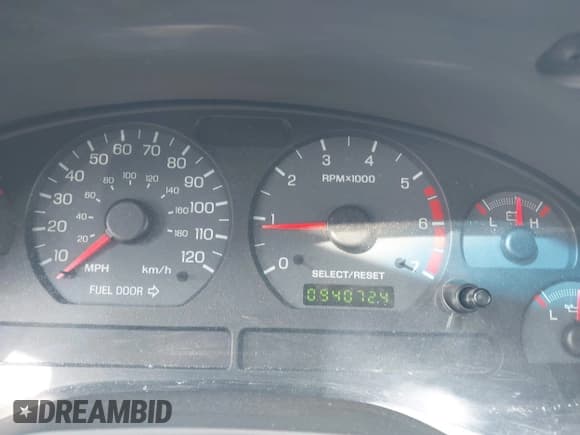 ✅ 2004 Ford Mustang Deluxe • VIN: 1FAFP44654F229021 • Лот: 42300126. Опубликован ранее на IAAI с пробегом 94 072 миль. Бесплатный доступ к архиву аукционных продаж из США и подробный отчёт об истории автомобиля на DreamBid. Изображение 7.