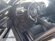 ✅ 2018 Jaguar XE 25t • VIN: SAJAR4FX7JCP38417 • Lot: 82923744. Wystawiony na Copart z przebiegiem Nie podano. Bezpłatny archiwum sprzedaży aukcyjnych z USA i szczegółowy raport historii pojazdu na DreamBid. Zdjęcie 8.