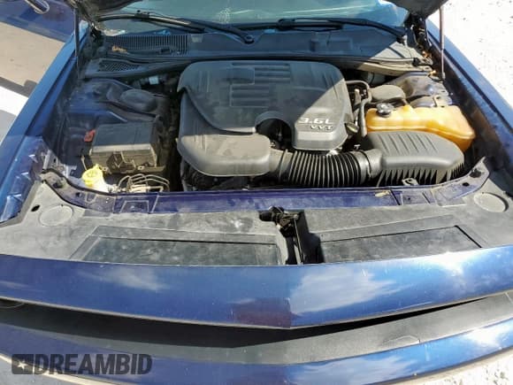 ✅ 2016 Dodge Challenger SXT • VIN: 2C3CDZAG3GH158697 • Lot: 85392985. Listed on Copart with 157,055 mi. Free auction sales archive from the USA and detailed vehicle history report at DreamBid. Image 11.