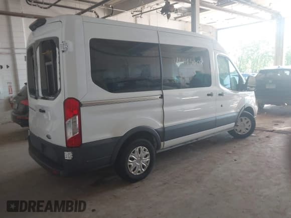 ✅ 2018 Ford Transit XL • VIN: 1FMZK1CM7JKA81747 • Lot: 42143608. Wystawiony na IAAI z przebiegiem 20 981 mil. Bezpłatny archiwum sprzedaży aukcyjnych z USA i szczegółowy raport historii pojazdu na DreamBid. Zdjęcie 4.