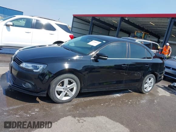 ✅ 2011 Volkswagen Jetta TDI • VIN: 3VW3L7AJ6BM123447 • Лот: 42446615. Опубликован ранее на IAAI с пробегом 106 695 миль. Бесплатный доступ к архиву аукционных продаж из США и подробный отчёт об истории автомобиля на DreamBid. Изображение 15.